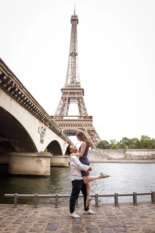 Photograph from the Couple — Bir-Hakeim, day session in Paris by Anna