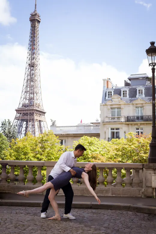 Photograph from the Couple — Bir-Hakeim, day session in Paris by Anna