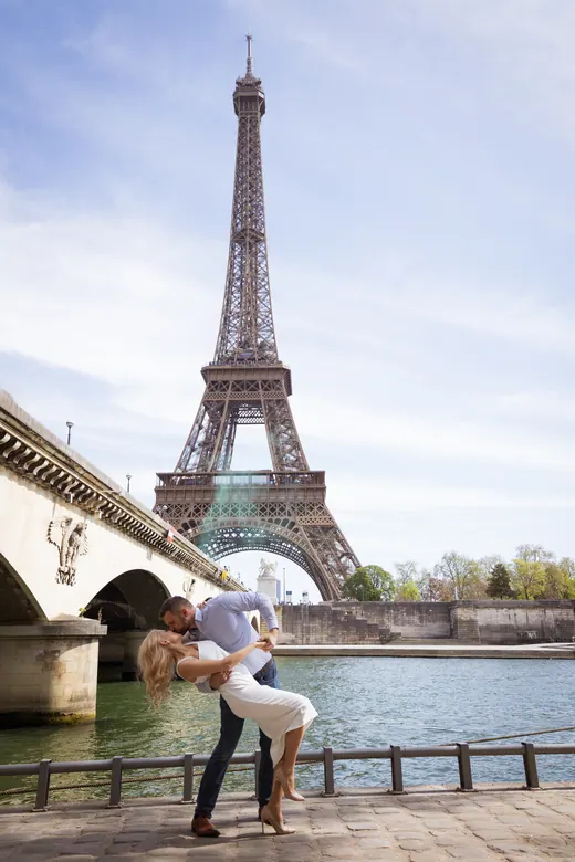 Photograph from the Couple — Trocadéro, day session in Paris by Anna