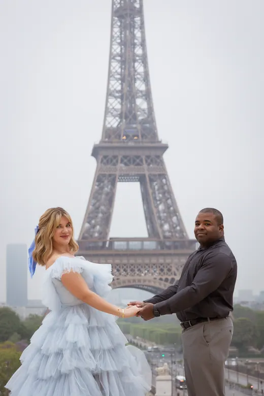 Photograph from the Blue tulle — Eiffel, day session in Paris by Anna