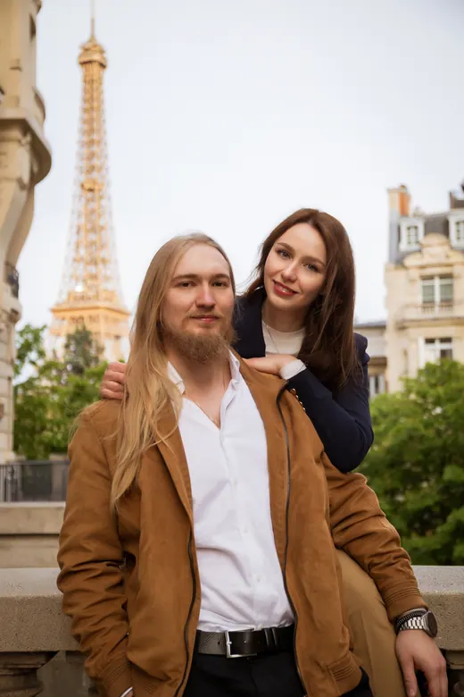 Photograph from the Couple — street, autumn session in Paris by Anna
