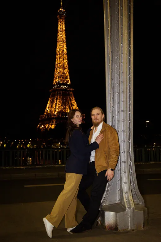 Photograph from the Couple — street, autumn session in Paris by Anna