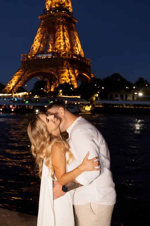 Couple photographed in Paris by Anna