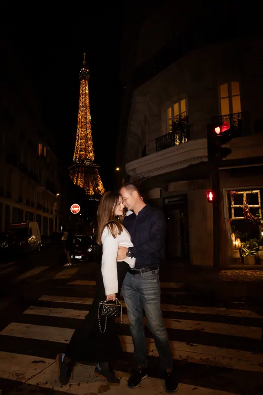 Couple photographed in Paris by Anna