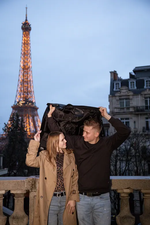 Couple photographed in Paris by Anna
