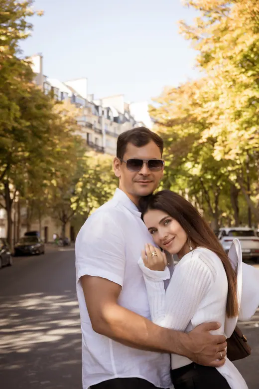 Couple photographed in Paris by Anna