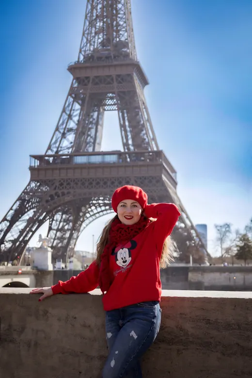 Photograph from the Family — red & balloons session in Paris by Anna