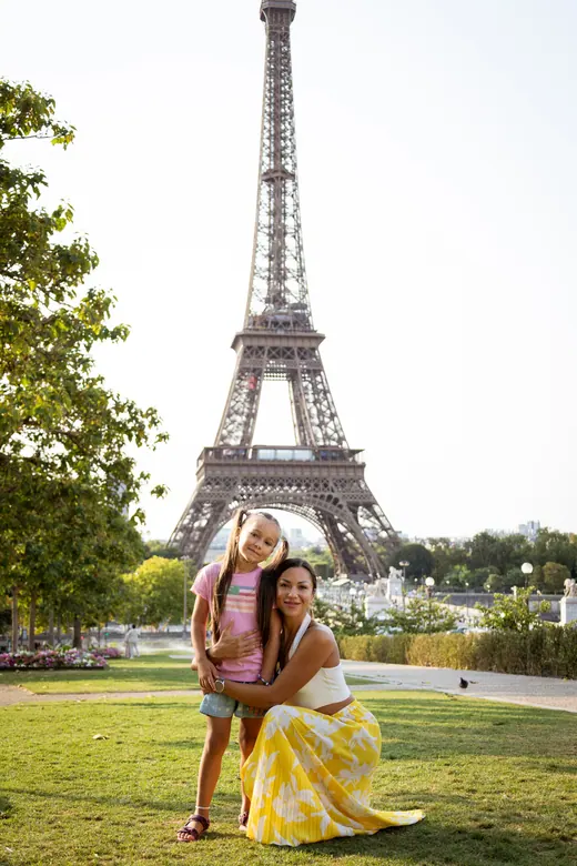Photograph from the Family — yellow, park session in Paris by Anna
