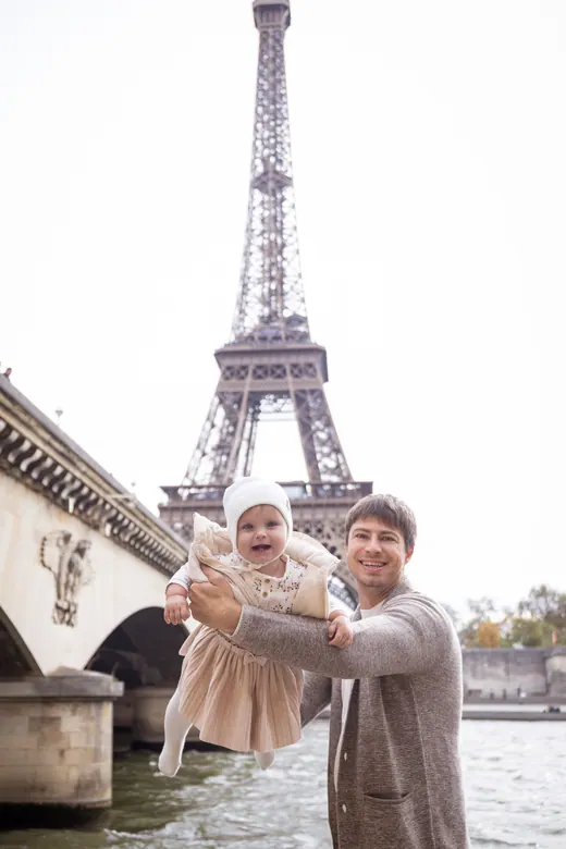 Photograph from the Family — baby, quay session in Paris by Anna