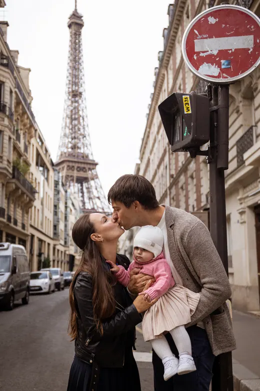 Photograph from the Family — baby, quay session in Paris by Anna