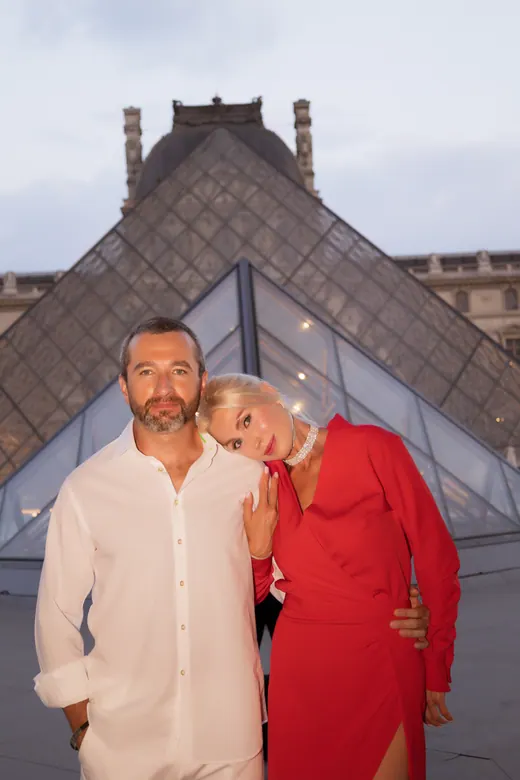 Photograph from the Family — Louvre pyramid session in Paris by Anna