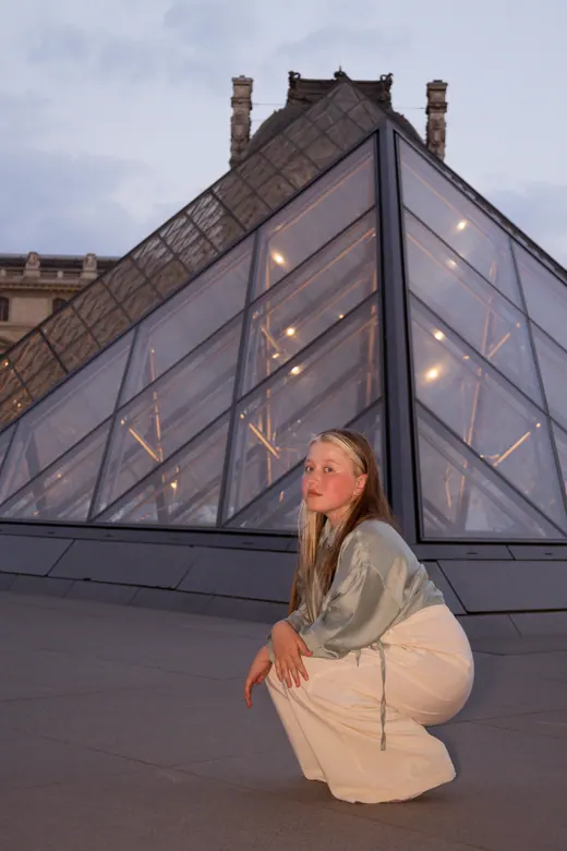 Photograph from the Family — Louvre pyramid session in Paris by Anna