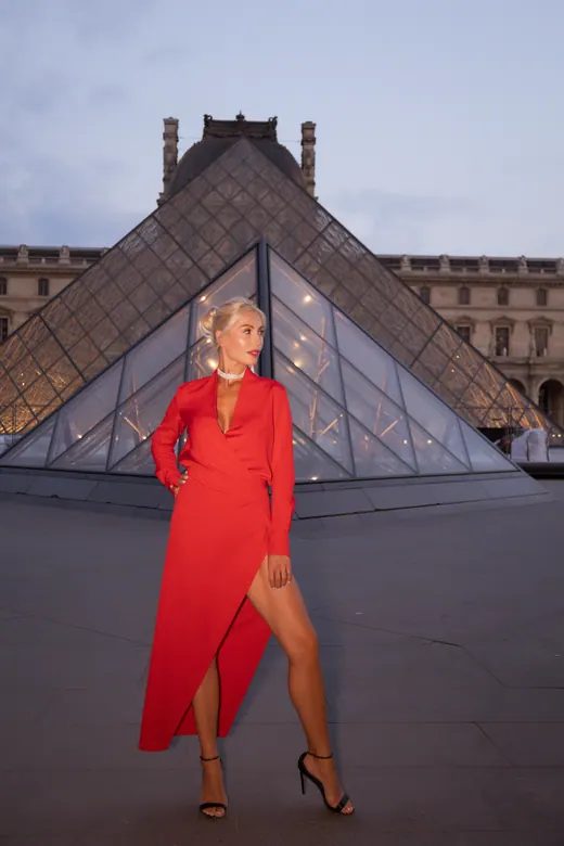 Photograph from the Family — Louvre pyramid session in Paris by Anna