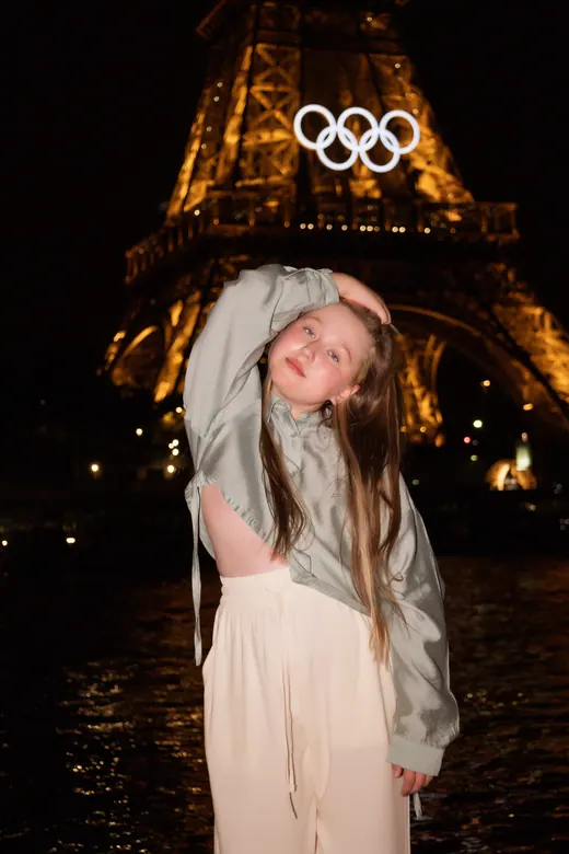 Photograph from the Family — Olympic rings, night session in Paris by Anna