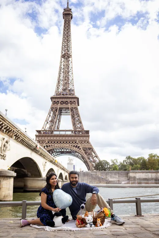 Family photo session in Paris by Anna