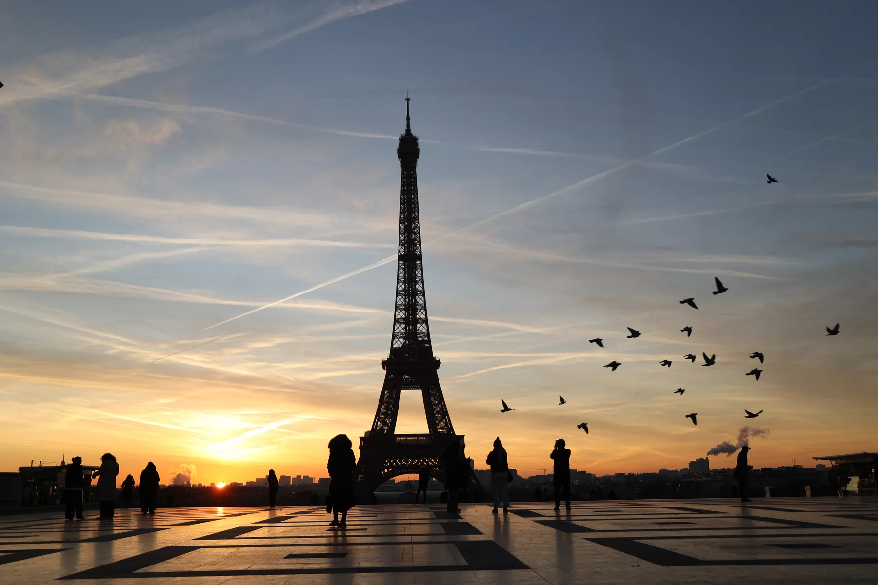 Sunrise over the Eiffel Tower from Trocadero, photographed by Anna