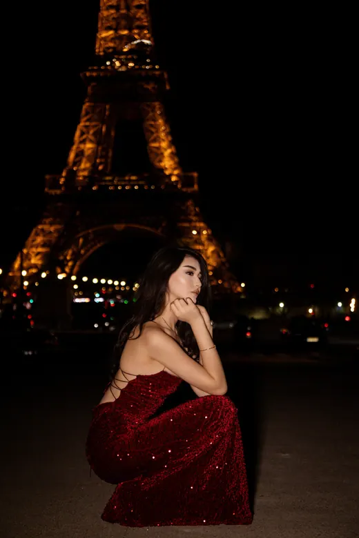 Photograph from the Red sequins — night session in Paris by Anna