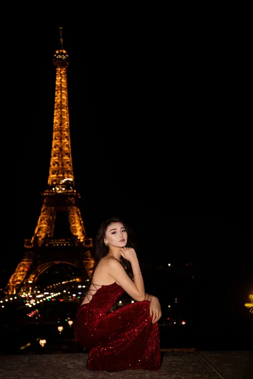 Photograph from the Red sequins — night session in Paris by Anna
