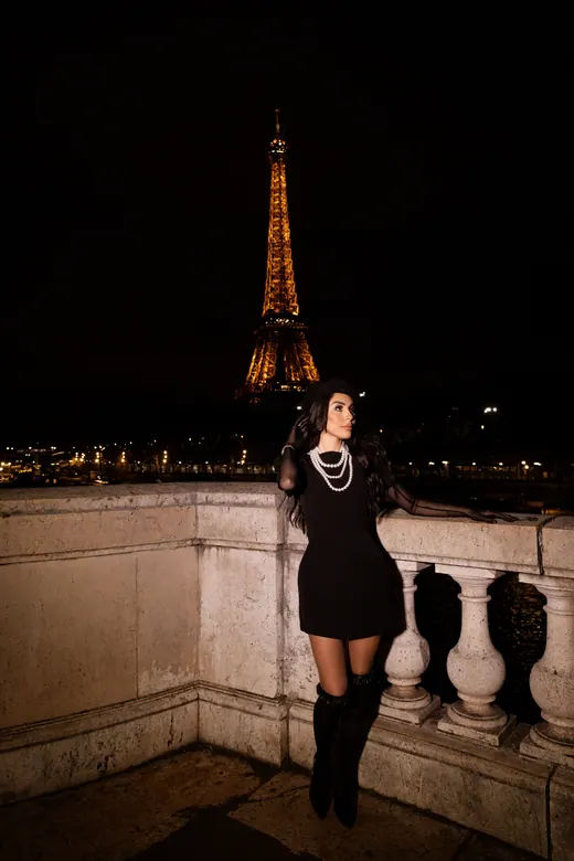 Photograph from the Black dress — bridge at night session in Paris by Anna