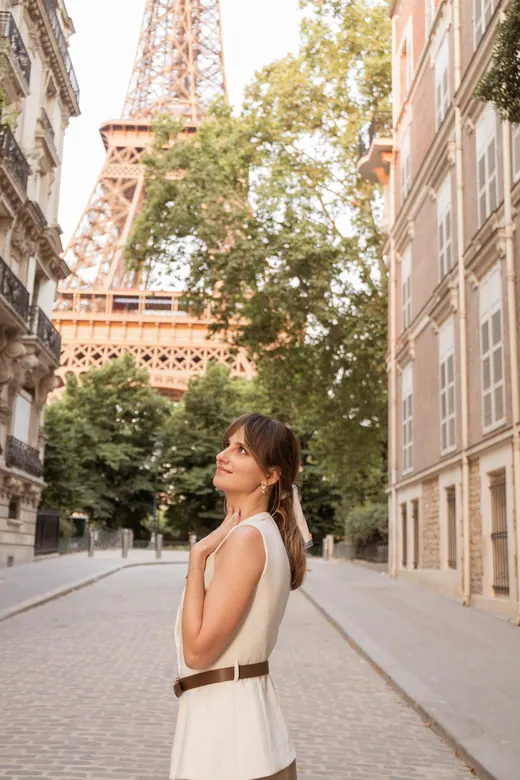 Photograph from the Beige skirt — street, day session in Paris by Anna