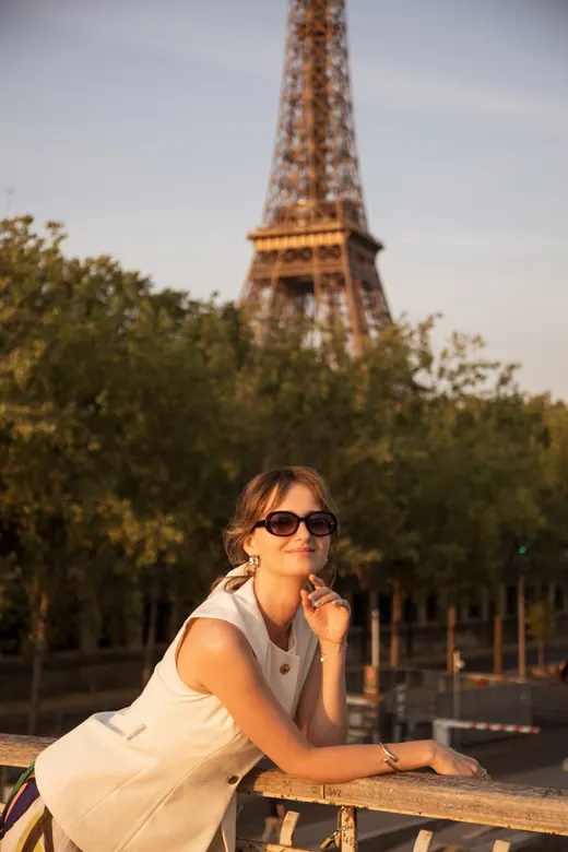 Photograph from the Beige skirt — street, day session in Paris by Anna