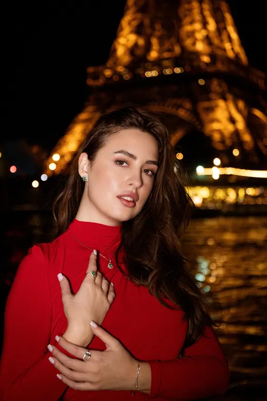 Solo portrait session in Paris by Anna