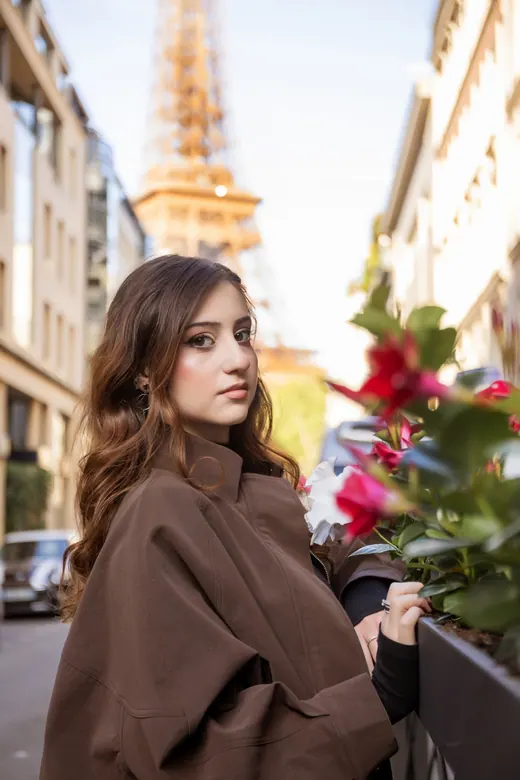Photograph from the Brown coat — café & flowers session in Paris by Anna