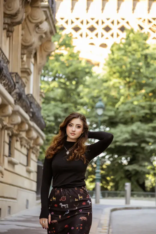 Photograph from the Brown coat — café & flowers session in Paris by Anna