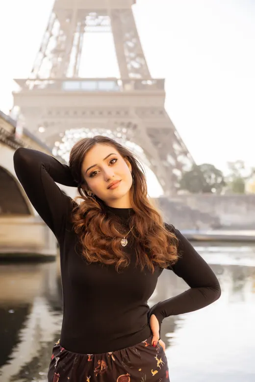 Photograph from the Brown coat — café & flowers session in Paris by Anna