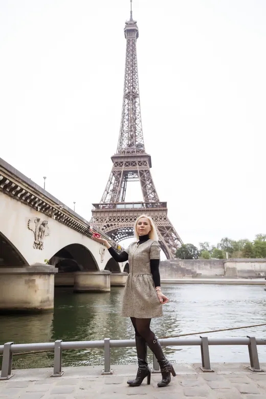 Photograph from the Green jacket — Trocadéro session in Paris by Anna