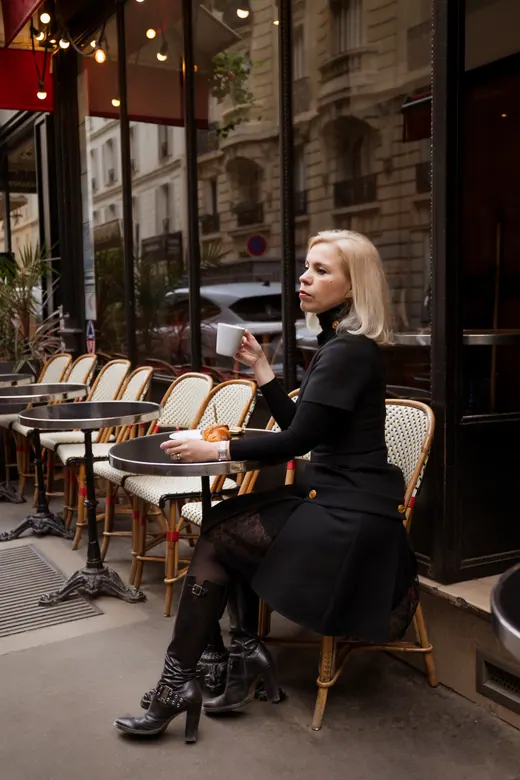 Photograph from the Green jacket — Trocadéro session in Paris by Anna