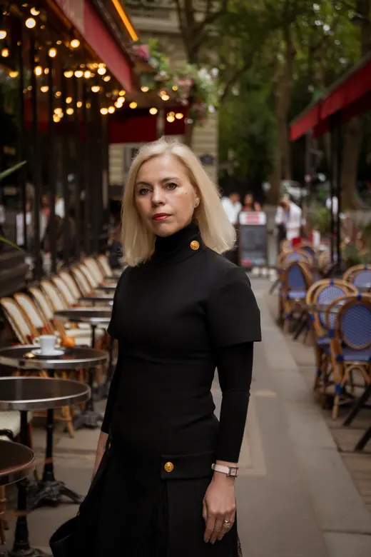 Photograph from the Green jacket — Trocadéro session in Paris by Anna