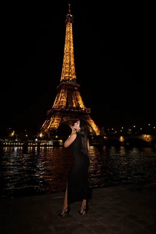 Photograph from the Black — night, far session in Paris by Anna