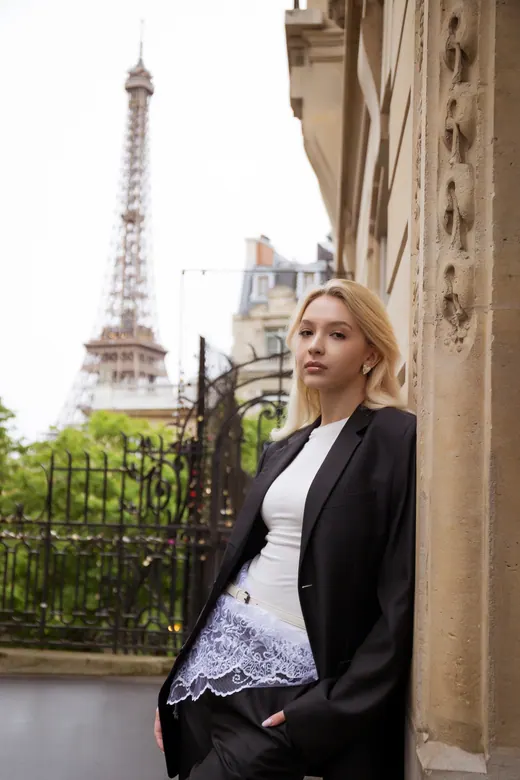 Photograph from the Blazer — Trocadéro session in Paris by Anna