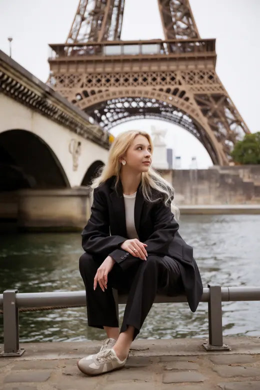 Photograph from the Blazer — Trocadéro session in Paris by Anna
