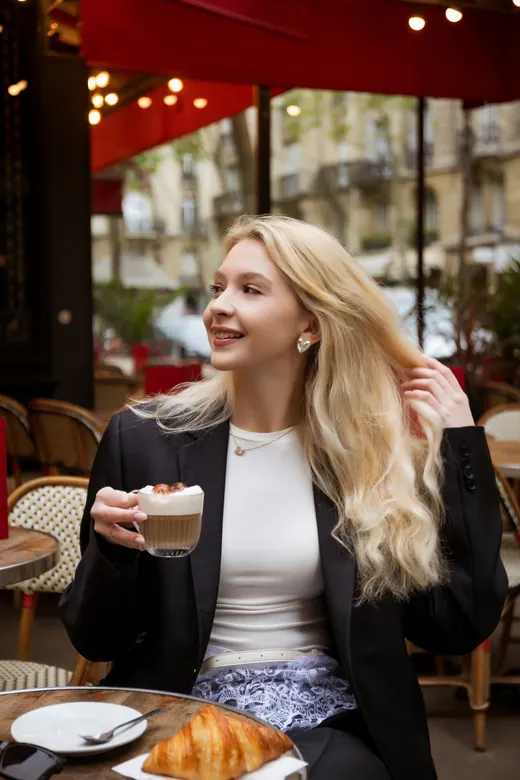 Solo portrait session in Paris by Anna