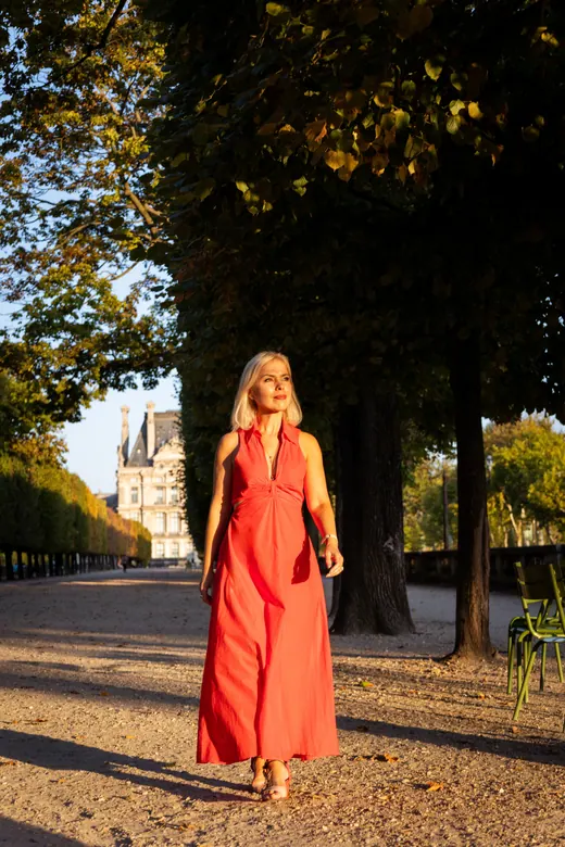 Photograph from the Green jacket — Trocadéro session in Paris by Anna
