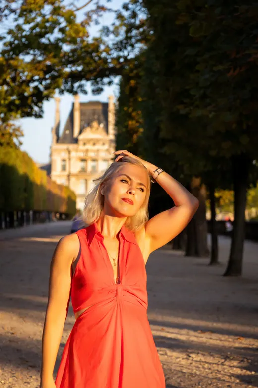 Photograph from the Green jacket — Trocadéro session in Paris by Anna