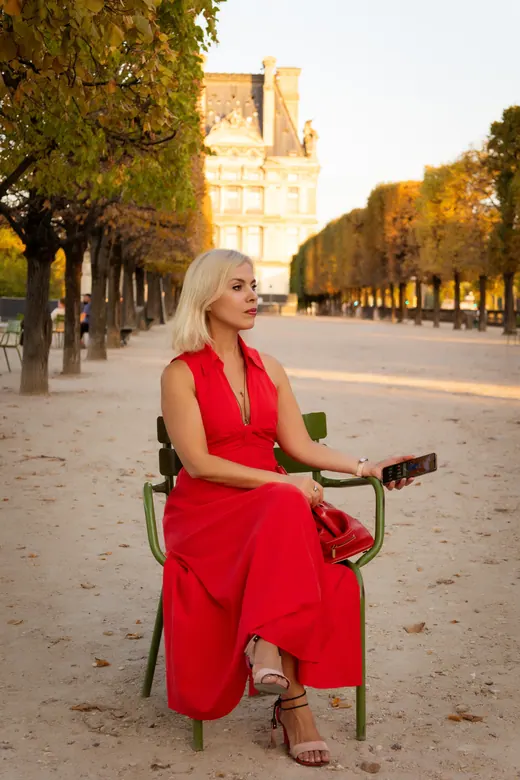 Photograph from the Green jacket — Trocadéro session in Paris by Anna