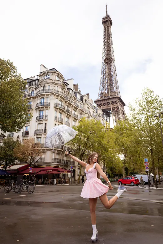 Photograph from the Pink dress — jump session in Paris by Anna