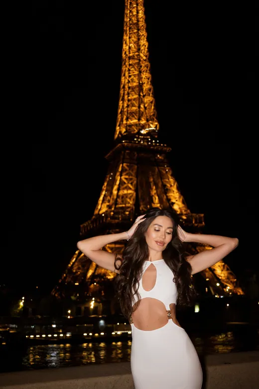 Photograph from the White cut-out — night session in Paris by Anna