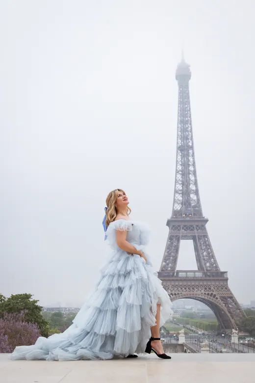 Photograph from the Blue tulle — Eiffel, day session in Paris by Anna