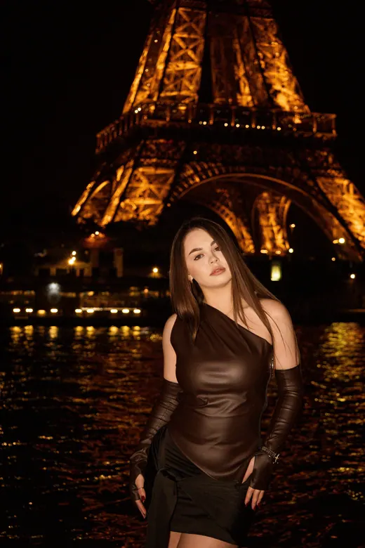Photograph from the Black — night, quay session in Paris by Anna
