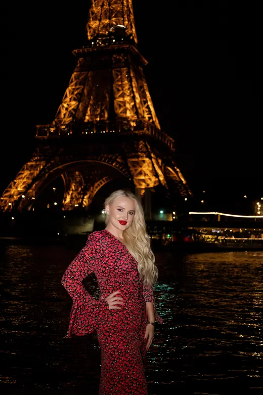 Photograph from the Red print — night session in Paris by Anna