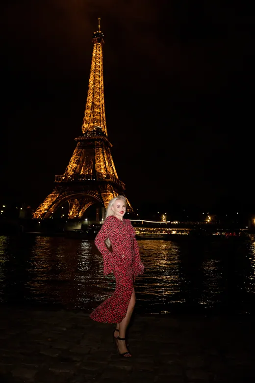 Photograph from the Red print — night session in Paris by Anna