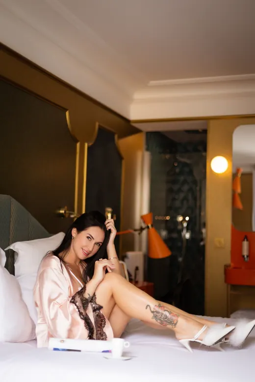 Photograph from the Black gown — balcony session in Paris by Anna
