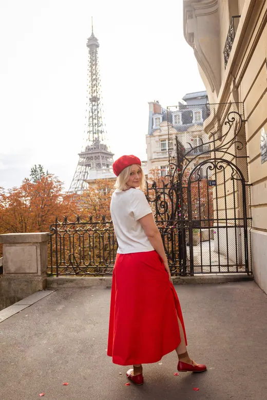 Photograph from the Red skirt — beret session in Paris by Anna