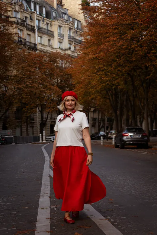 Photograph from the Red skirt — beret session in Paris by Anna