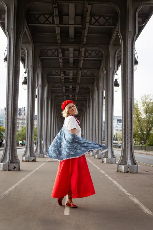 Photograph from the Red skirt — beret session in Paris by Anna