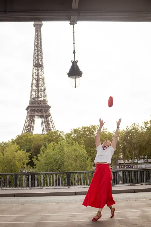 Photograph from the Red skirt — beret session in Paris by Anna